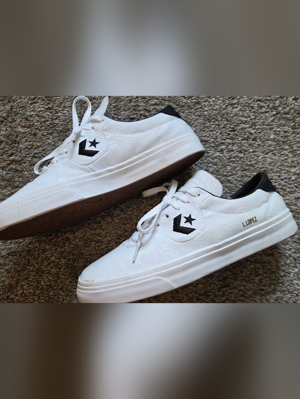 Converse Louie Lopez